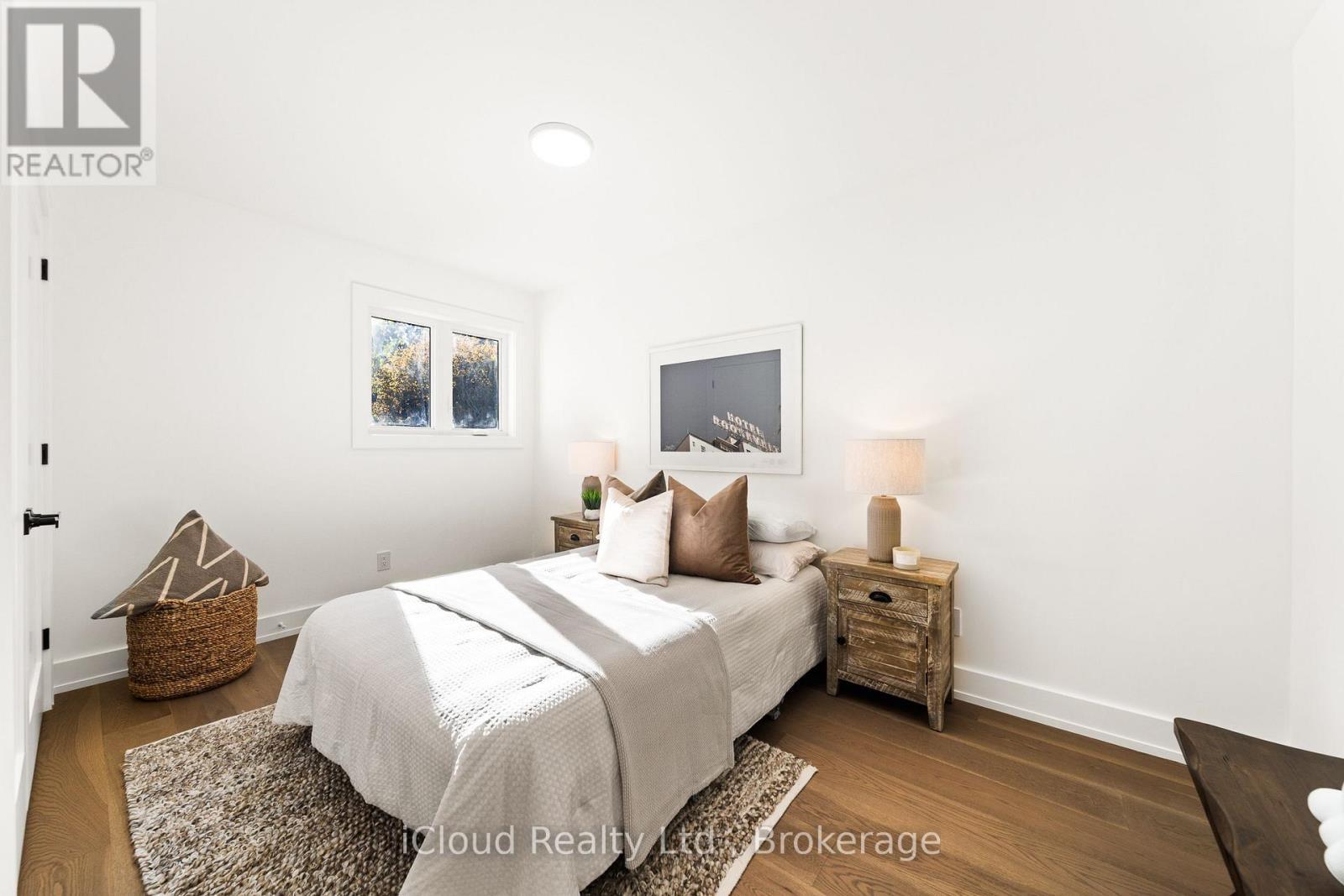 1140 Ogden Avenue, Mississauga, ON - Indoor Photo Showing Bedroom