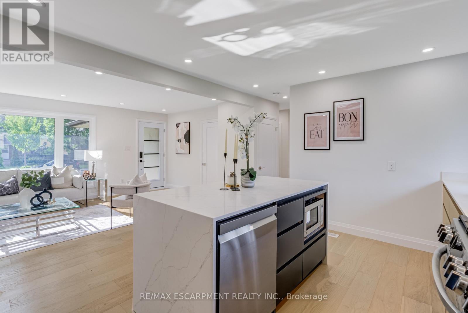 13 Skyland Drive, Hamilton, ON - Indoor