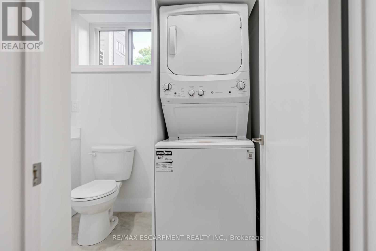 13 Skyland Drive, Hamilton, ON - Indoor Photo Showing Laundry Room