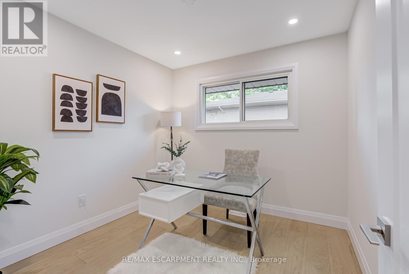 13 Skyland Drive, Hamilton, ON - Indoor