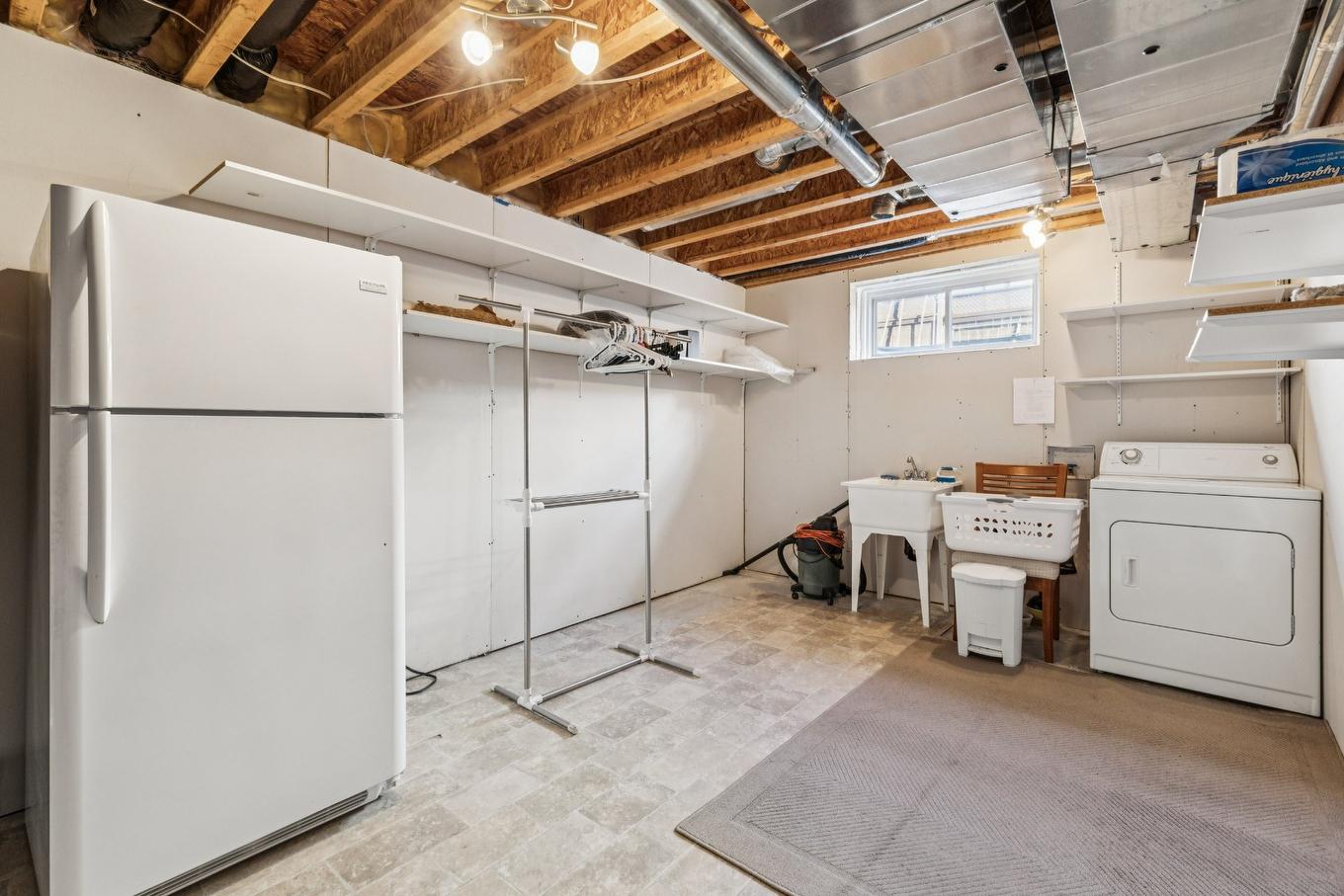 Sous-sol - 31 Rue Jules-Verne, Gatineau (Gatineau), QC - Indoor Photo Showing Laundry Room