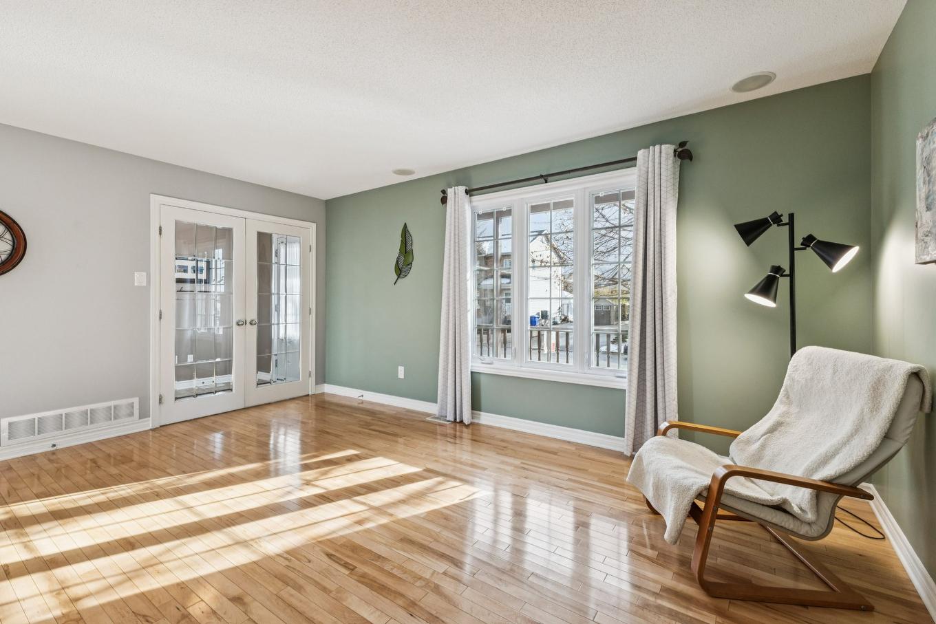 Salon - 31 Rue Jules-Verne, Gatineau (Gatineau), QC - Indoor