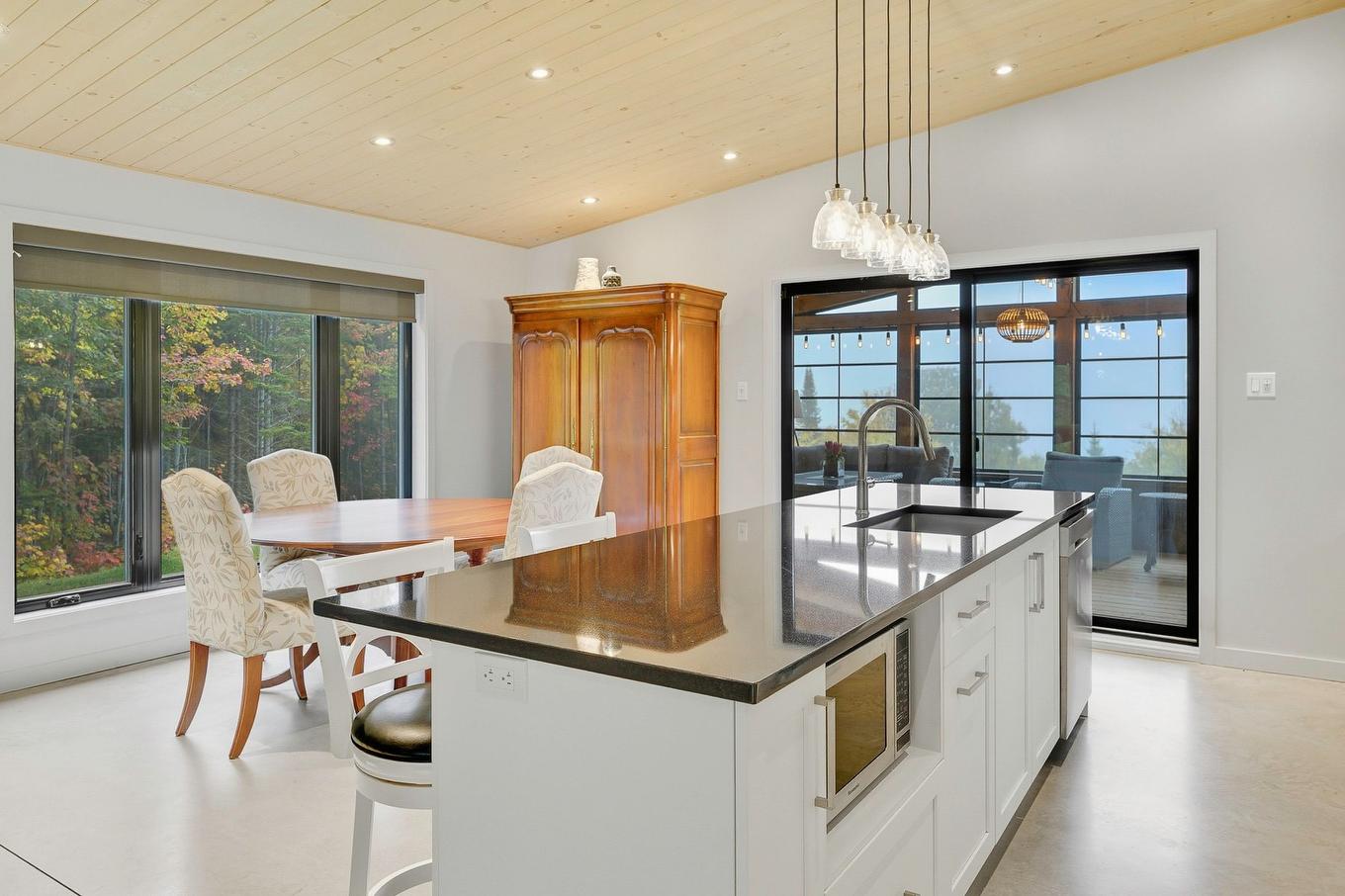 Vue d'ensemble - 2207 Ch. Du Golf, Sainte-Lucie-Des-Laurentides, QC - Indoor