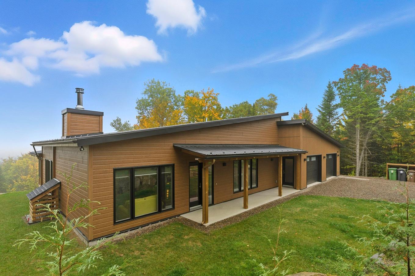 Façade - 2207 Ch. Du Golf, Sainte-Lucie-Des-Laurentides, QC - Outdoor With Exterior