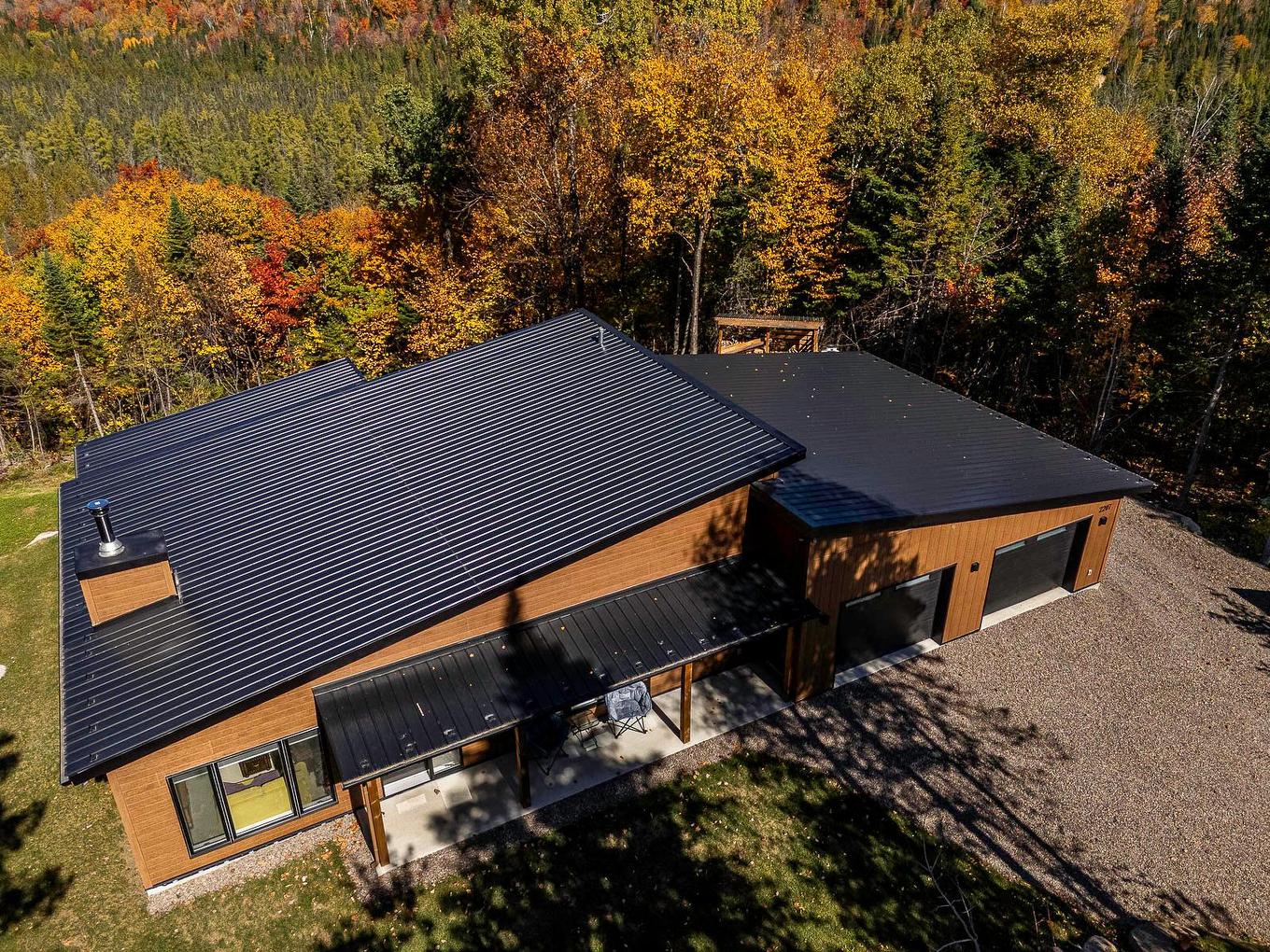 Photo aérienne - 2207 Ch. Du Golf, Sainte-Lucie-Des-Laurentides, QC - Outdoor