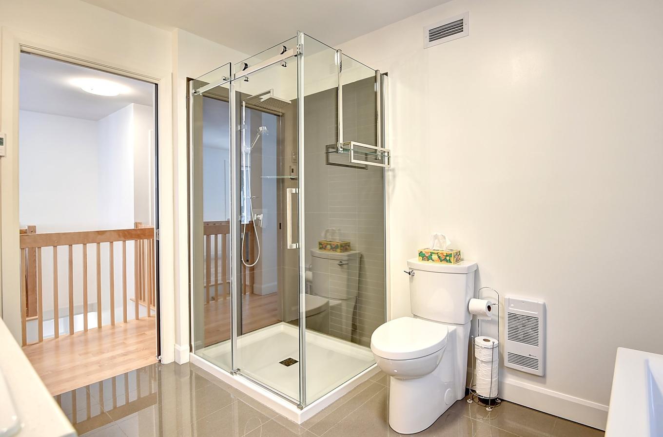 Bathroom - 172 Ch. Du Domaine, Saint-Michel-Des-Saints, QC - Indoor Photo Showing Bathroom