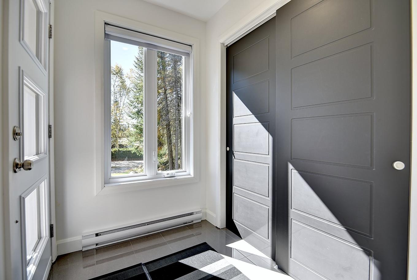 Hall - 172 Ch. Du Domaine, Saint-Michel-Des-Saints, QC - Indoor Photo Showing Other Room