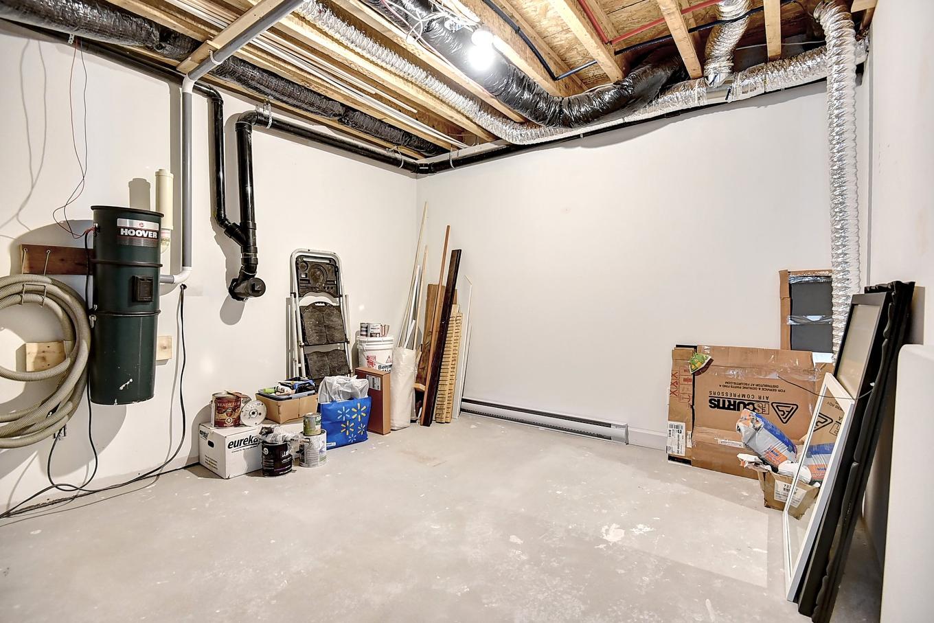 Storage - 172 Ch. Du Domaine, Saint-Michel-Des-Saints, QC - Indoor Photo Showing Basement