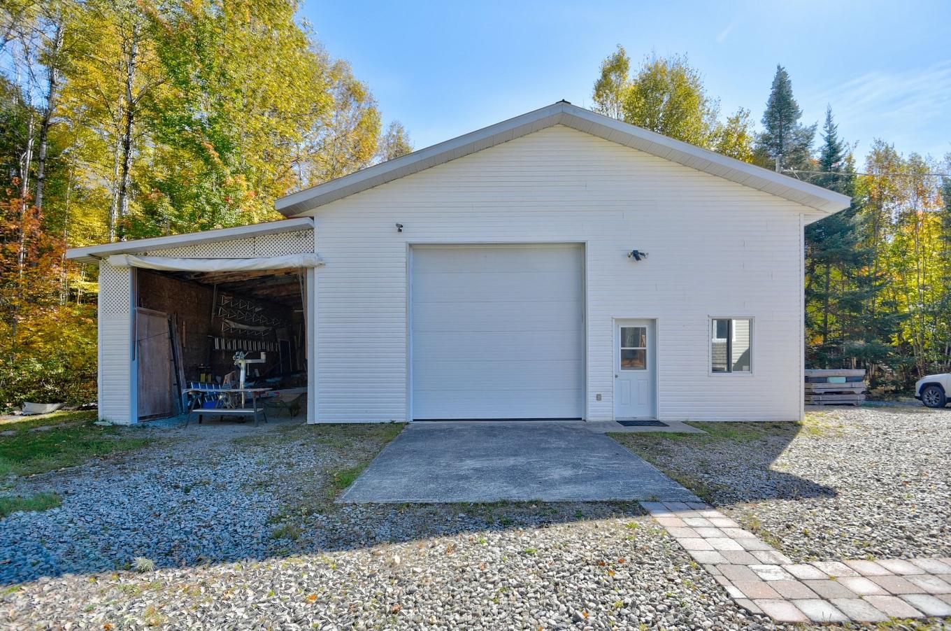Garage - 172 Ch. Du Domaine, Saint-Michel-Des-Saints, QC - Outdoor With Exterior