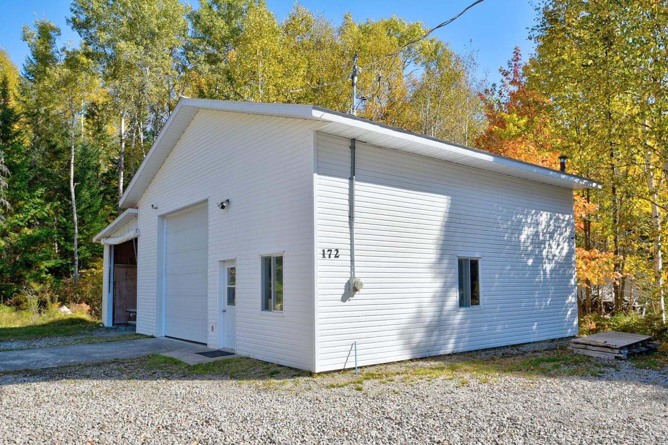 Garage - 172 Ch. Du Domaine, Saint-Michel-Des-Saints, QC - Outdoor With Exterior