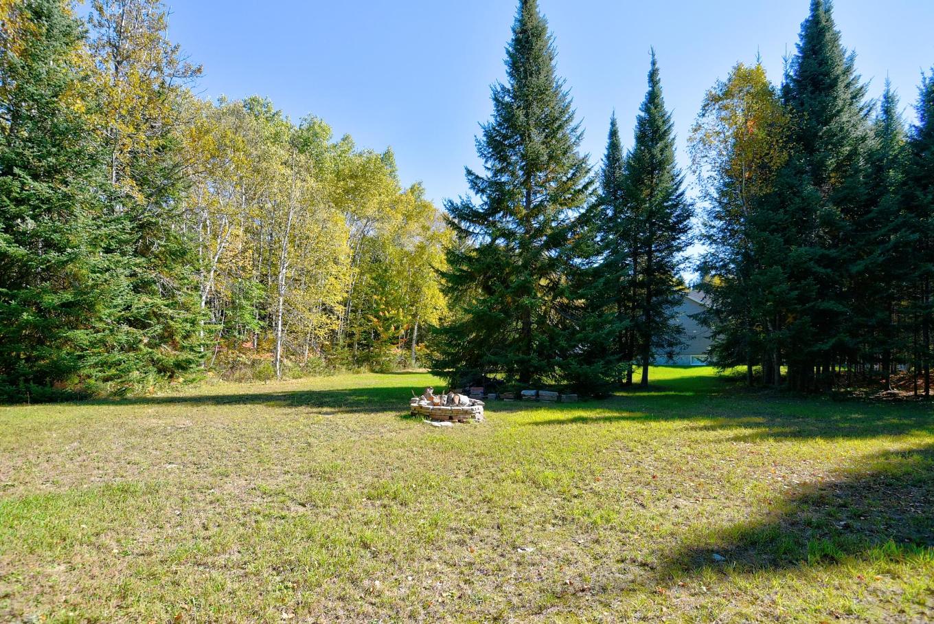 Backyard - 172 Ch. Du Domaine, Saint-Michel-Des-Saints, QC - Outdoor