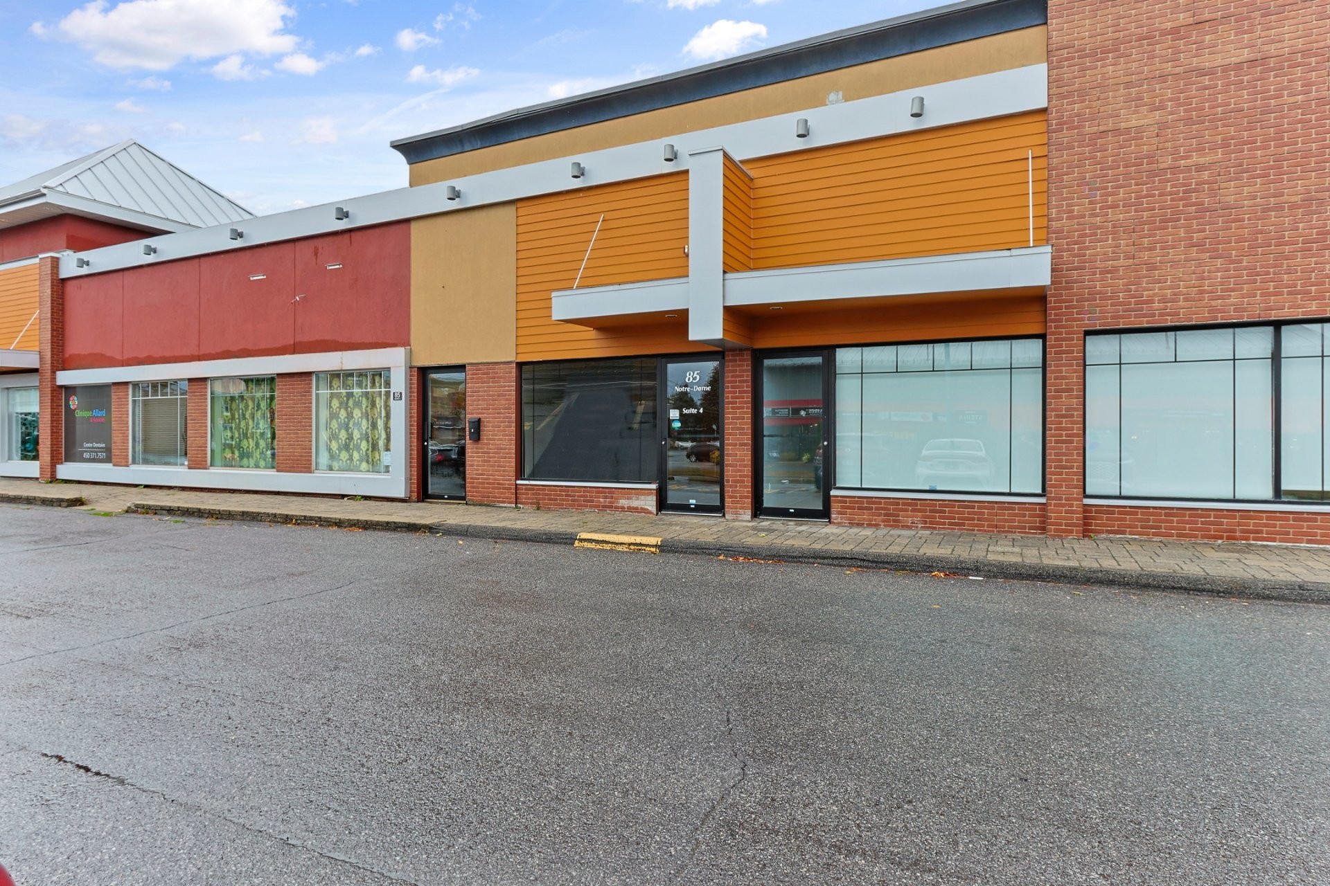 Front of Structure - 4-85 Rue Notre-Dame, Salaberry-De-Valleyfield, QC - Outdoor