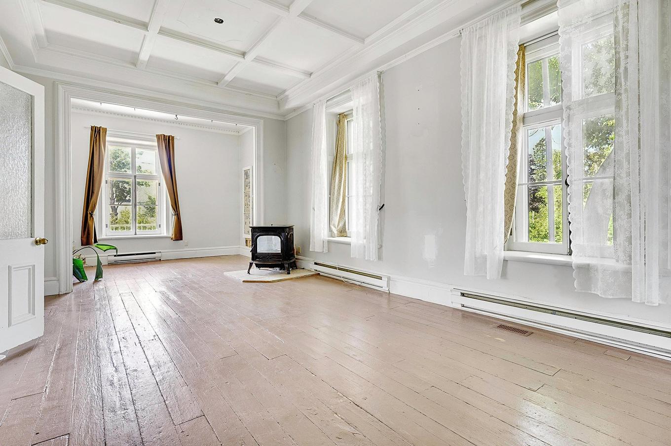 Living room - 10090 Rue St-Vincent, Mirabel, QC - Indoor Photo Showing Other Room
