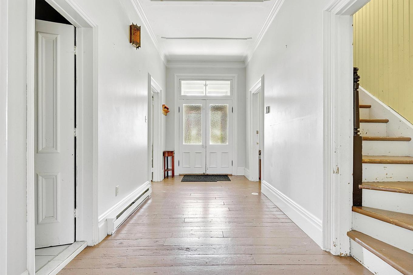 Hall - 10090 Rue St-Vincent, Mirabel, QC - Indoor Photo Showing Other Room