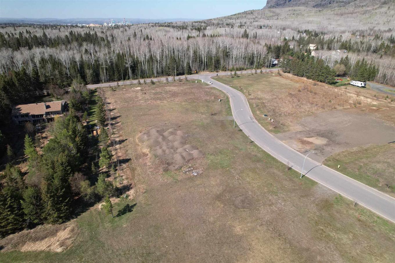 2015 Foothill Drive, Thunder Bay, ON