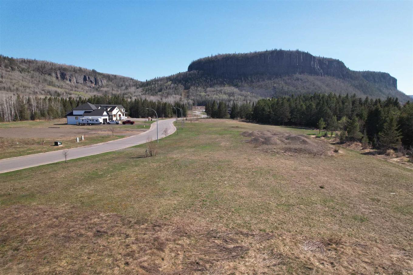 2015 Foothill Drive, Thunder Bay, ON