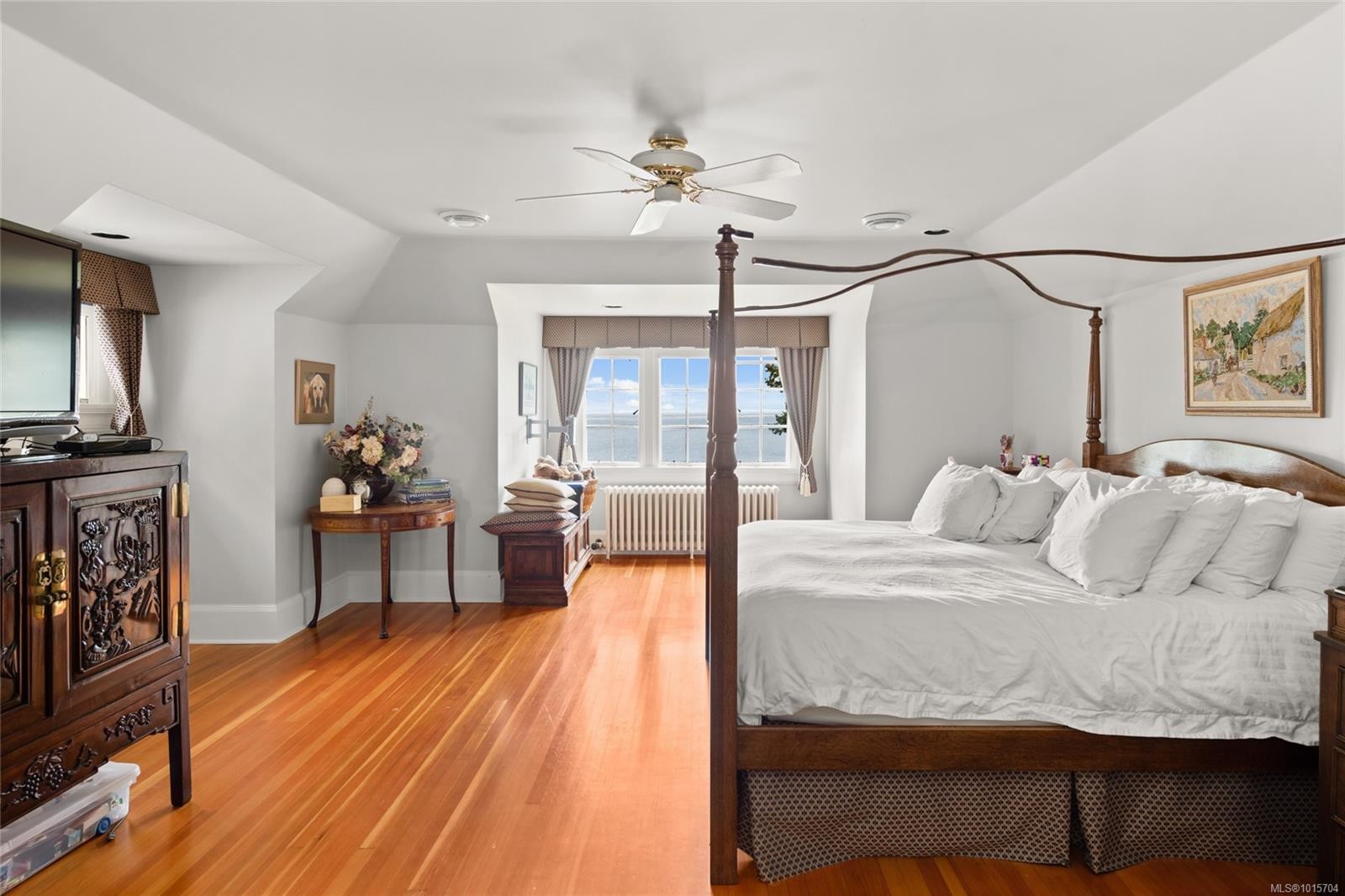 605 Senanus Dr, Central Saanich, BC