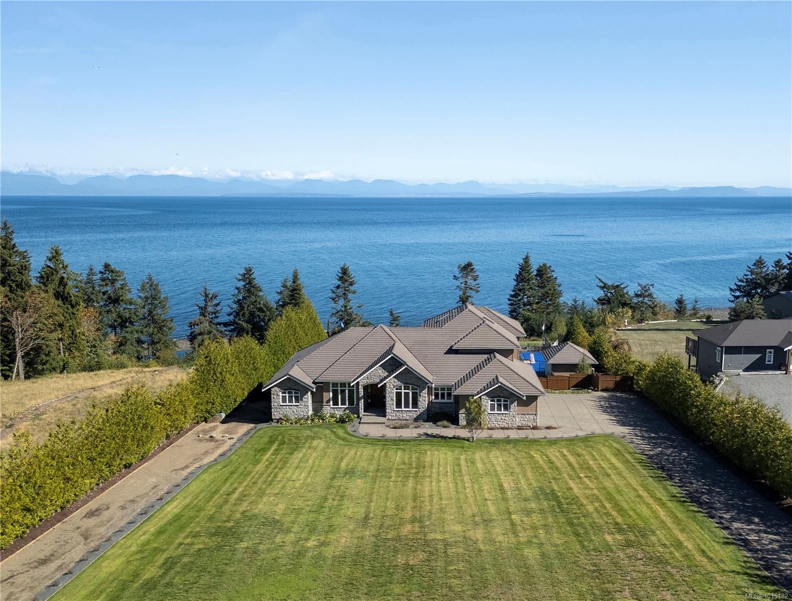 6480 Eagles Dr, Courtenay, BC