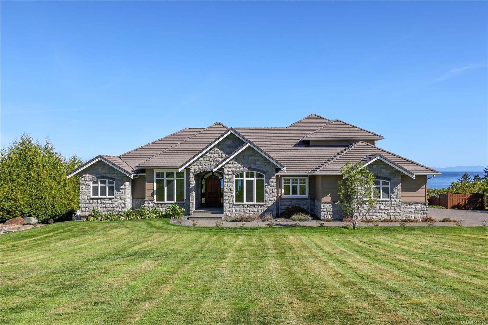 6480 Eagles Dr, Courtenay, BC