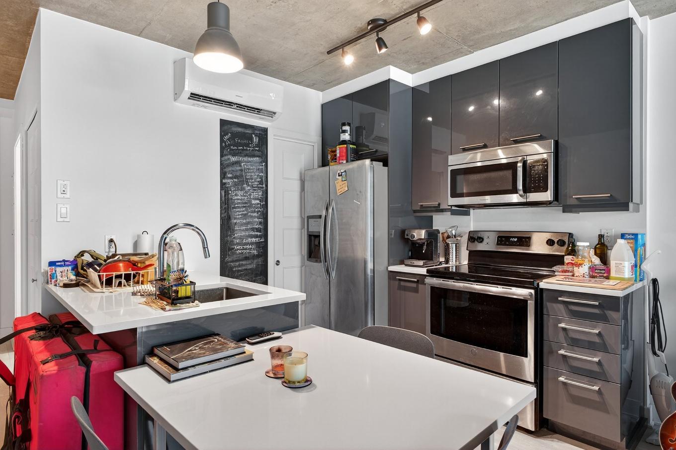 Cuisine - 202-190 Rue Murray, Montréal (Le Sud-Ouest), QC - Indoor Photo Showing Kitchen With Upgraded Kitchen