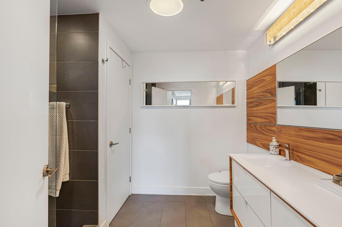 Salle de bains - 1702-195 Rue Peel, Montréal (Le Sud-Ouest), QC - Indoor Photo Showing Bathroom