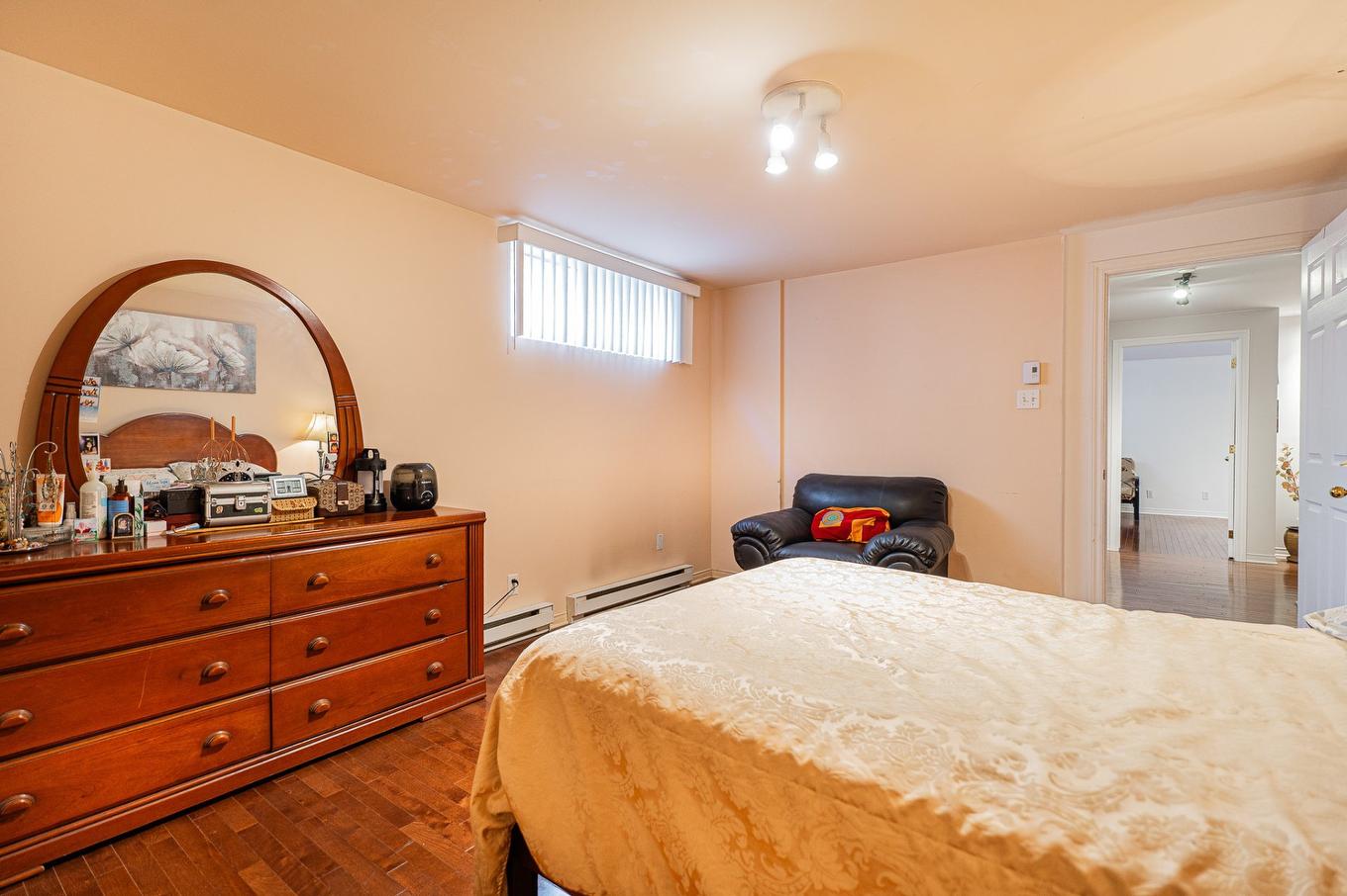 Bedroom - 3940 Rue Ovide, Brossard, QC - Indoor Photo Showing Bedroom