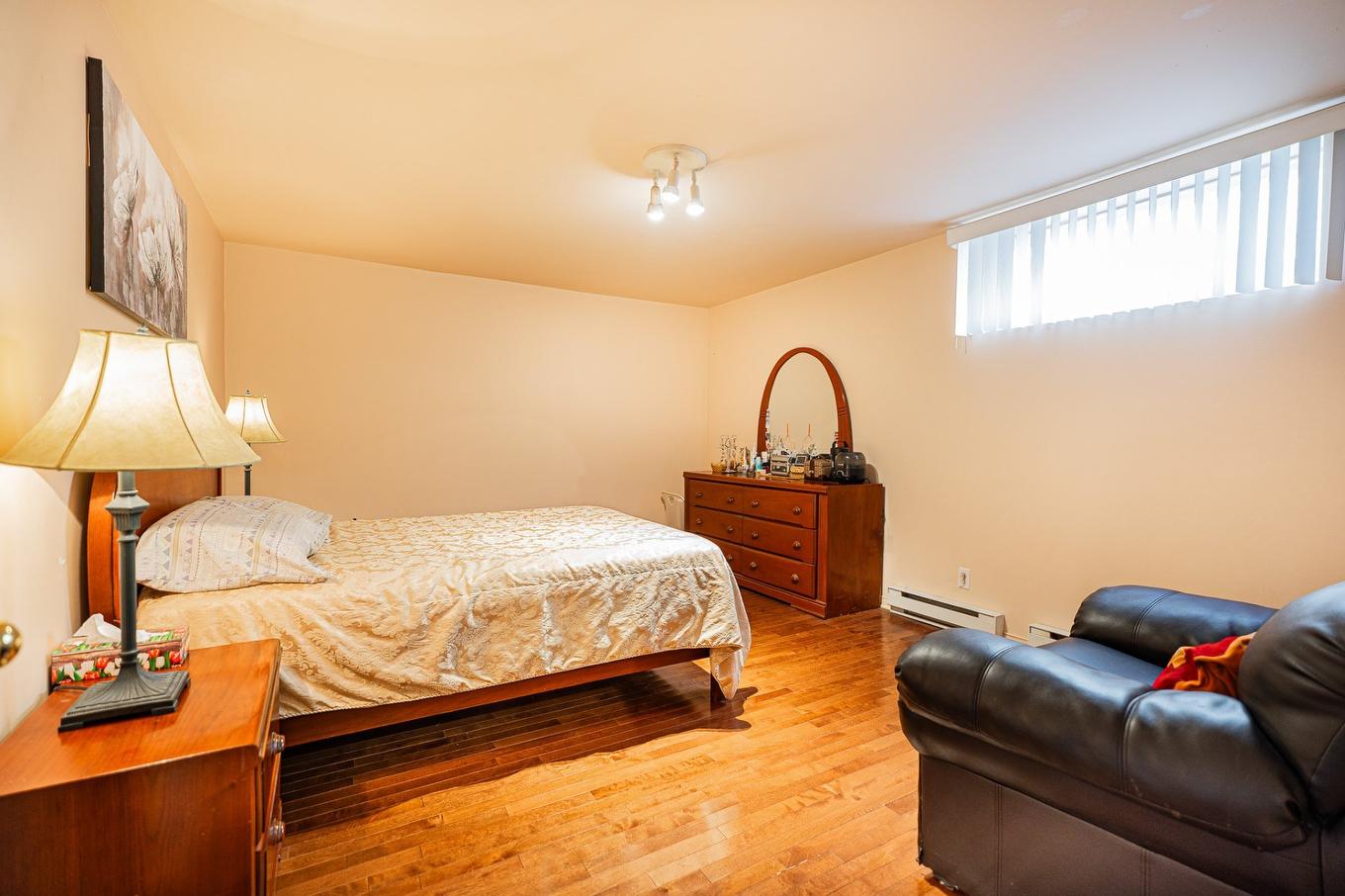 Bedroom - 3940 Rue Ovide, Brossard, QC - Indoor Photo Showing Bedroom