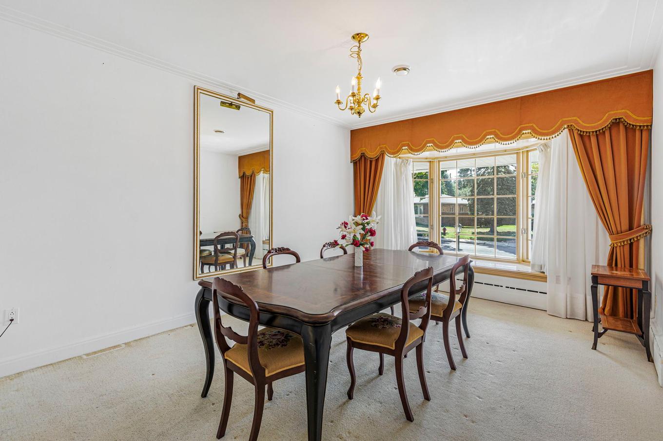 Dining room - 1885 Crois. Surrey, Mont-Royal, QC - Indoor Photo Showing Dining Room