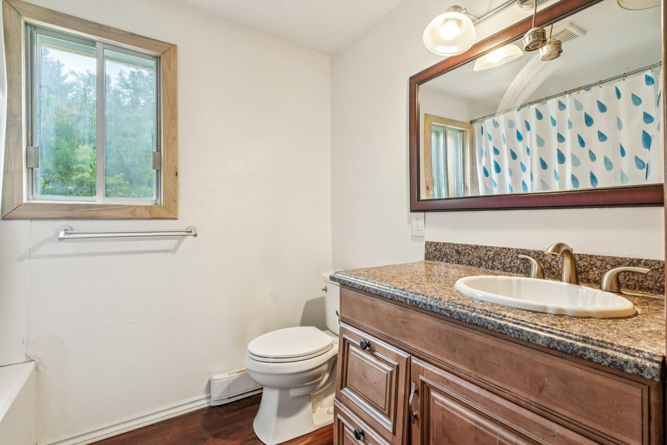 Bathroom - 48 Rue Ginette, Noyan, QC - Indoor Photo Showing Bathroom