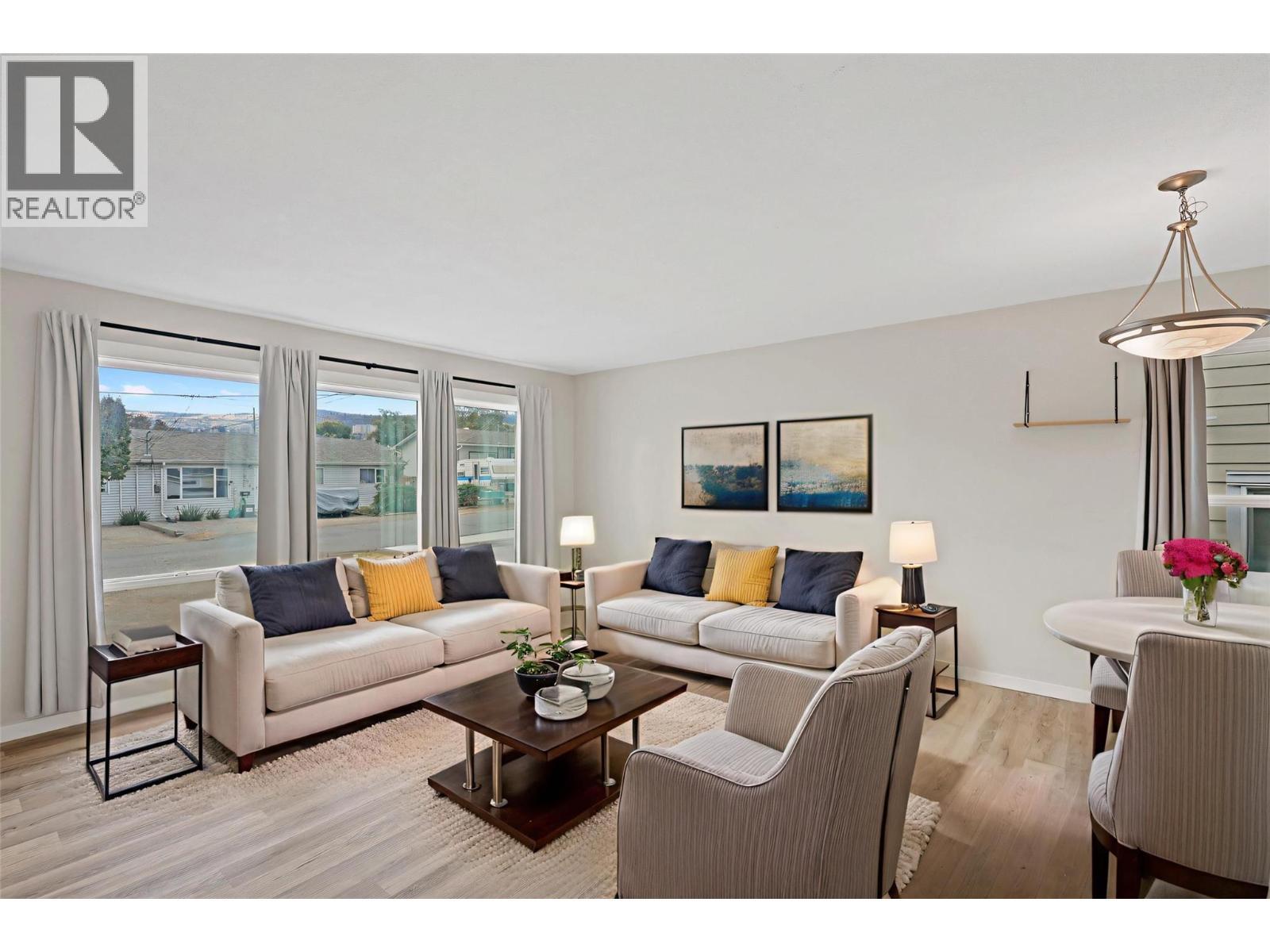 viertually staged - 293 Walnut Avenue, Kamloops, BC - Indoor Photo Showing Living Room
