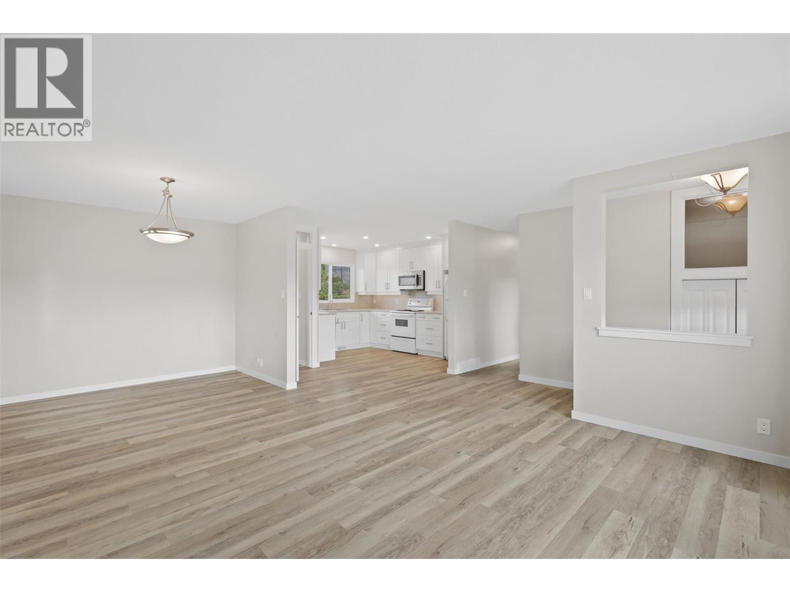 293 Walnut Avenue, Kamloops, BC - Indoor