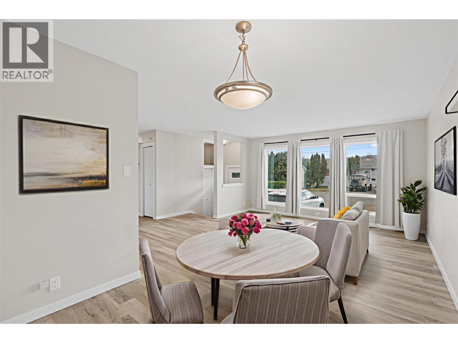 virtually staged - 293 Walnut Avenue, Kamloops, BC - Indoor Photo Showing Dining Room