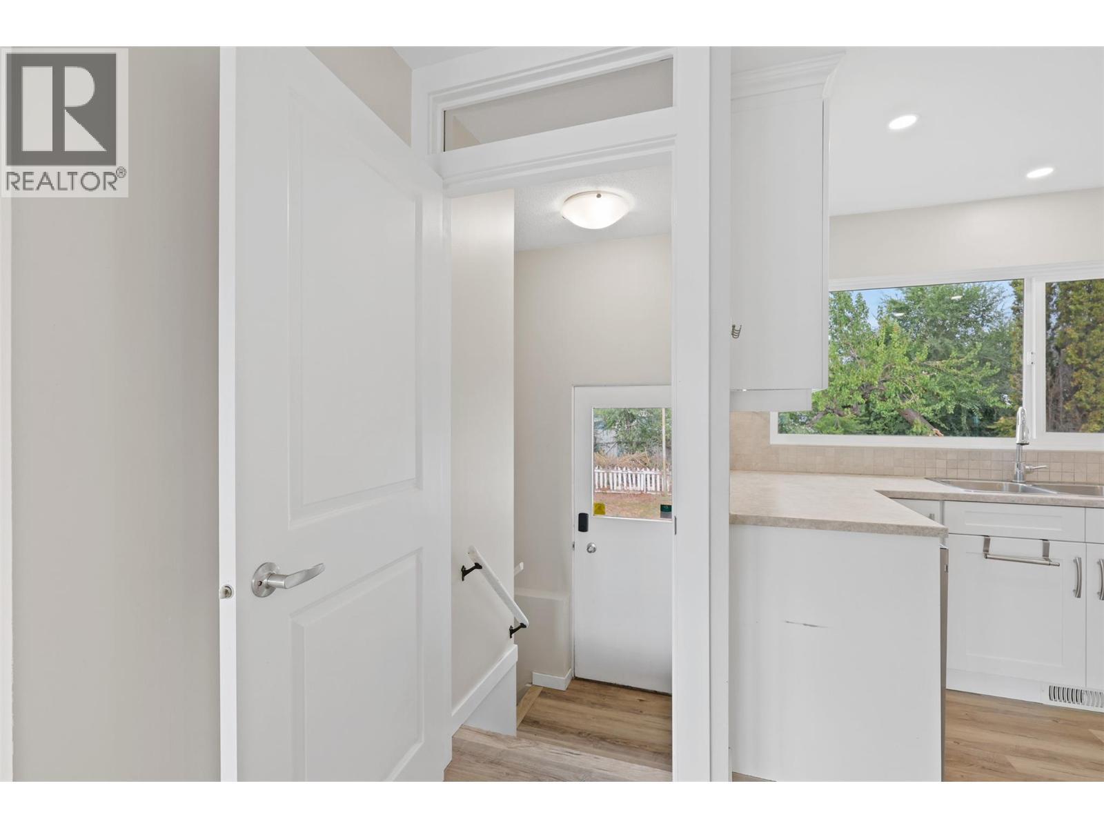 293 Walnut Avenue, Kamloops, BC - Indoor Photo Showing Other Room