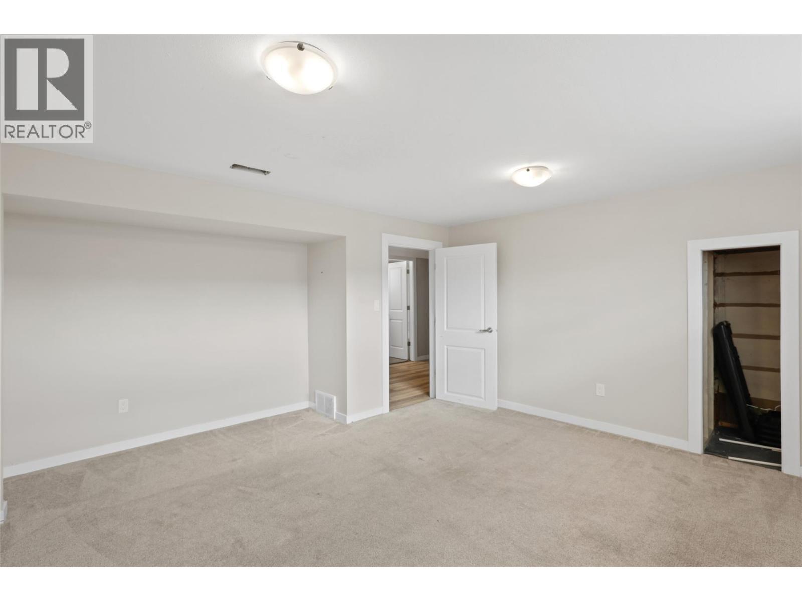 293 Walnut Avenue, Kamloops, BC - Indoor Photo Showing Other Room