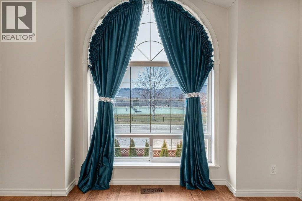 974 Mt. Beaven Place, Vernon, BC - Indoor Photo Showing Other Room