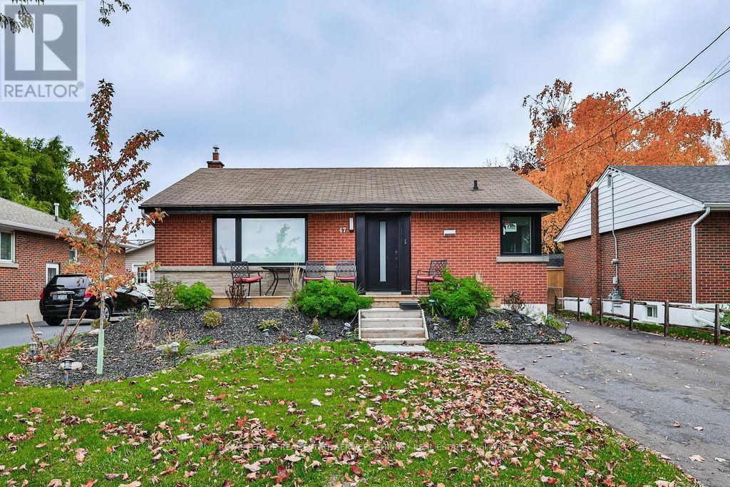 47 Castlefield Drive, Hamilton, ON - Outdoor