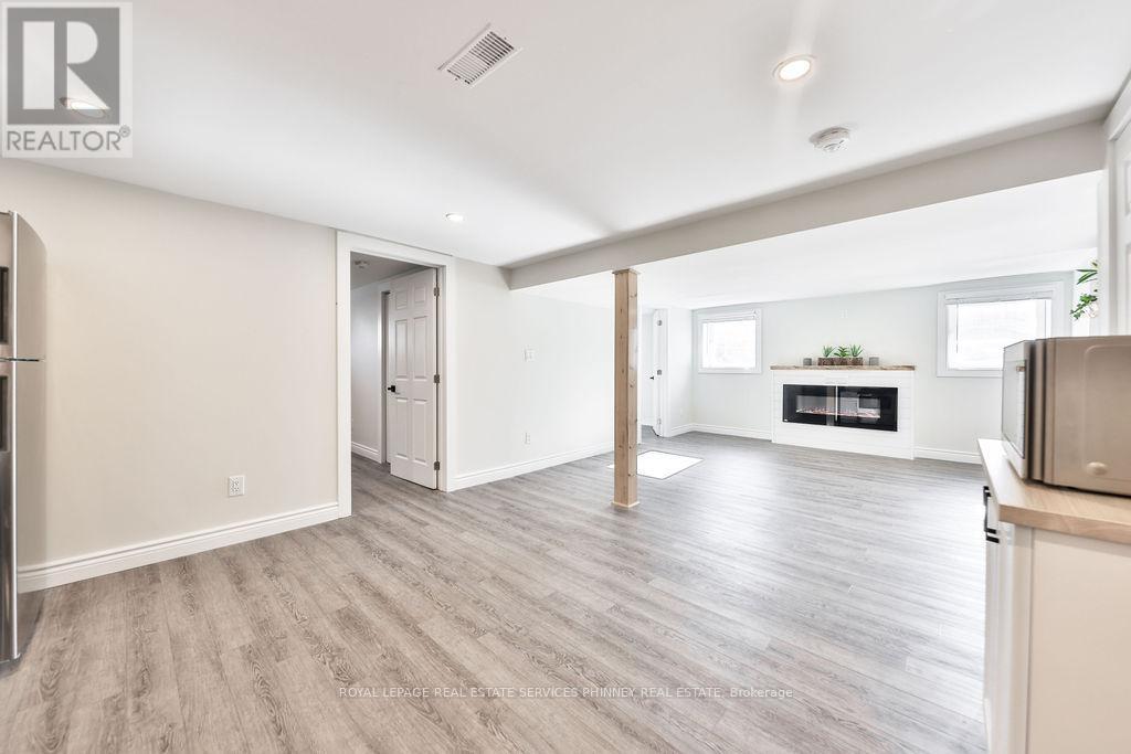 47 Castlefield Drive, Hamilton, ON - Indoor With Fireplace