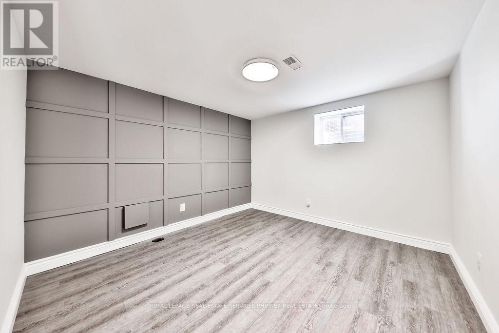 47 Castlefield Drive, Hamilton, ON - Indoor Photo Showing Other Room