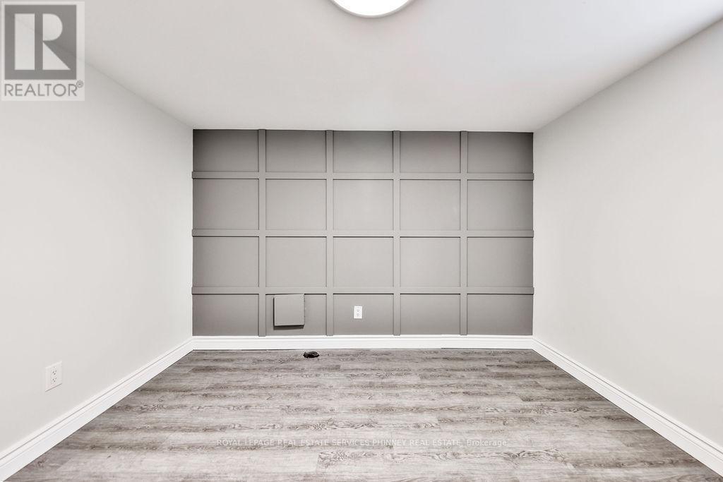 47 Castlefield Drive, Hamilton, ON - Indoor Photo Showing Other Room