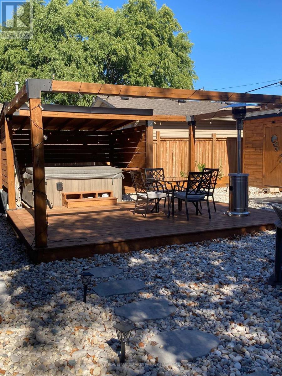 47 Castlefield Drive, Hamilton, ON - Outdoor With Deck Patio Veranda