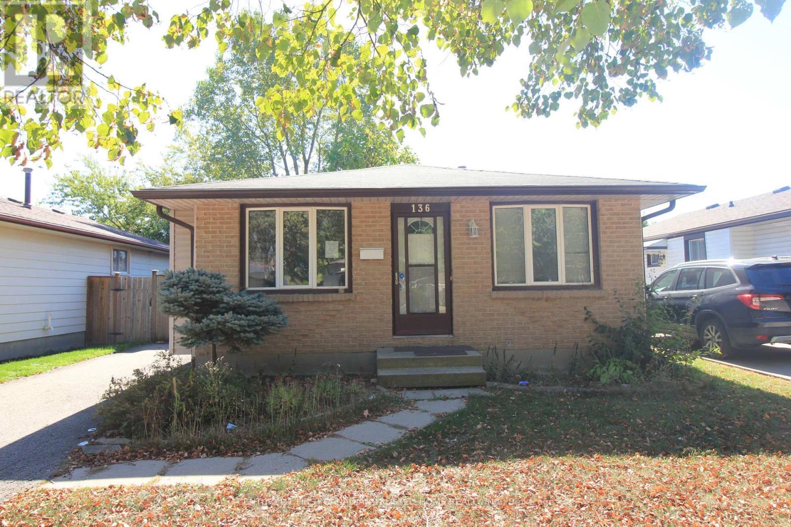 136 Lacey Crescent, London South (South X), ON - Outdoor