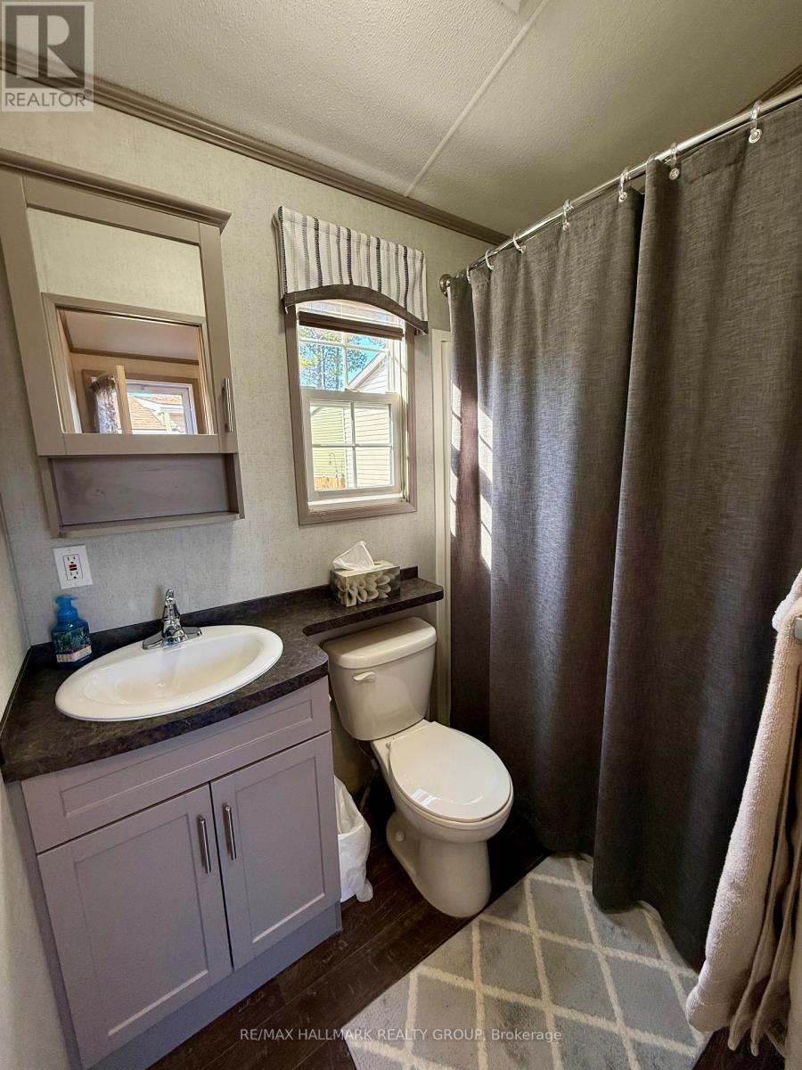16 - 92 Bingham Drive, Horton, ON - Indoor Photo Showing Bathroom