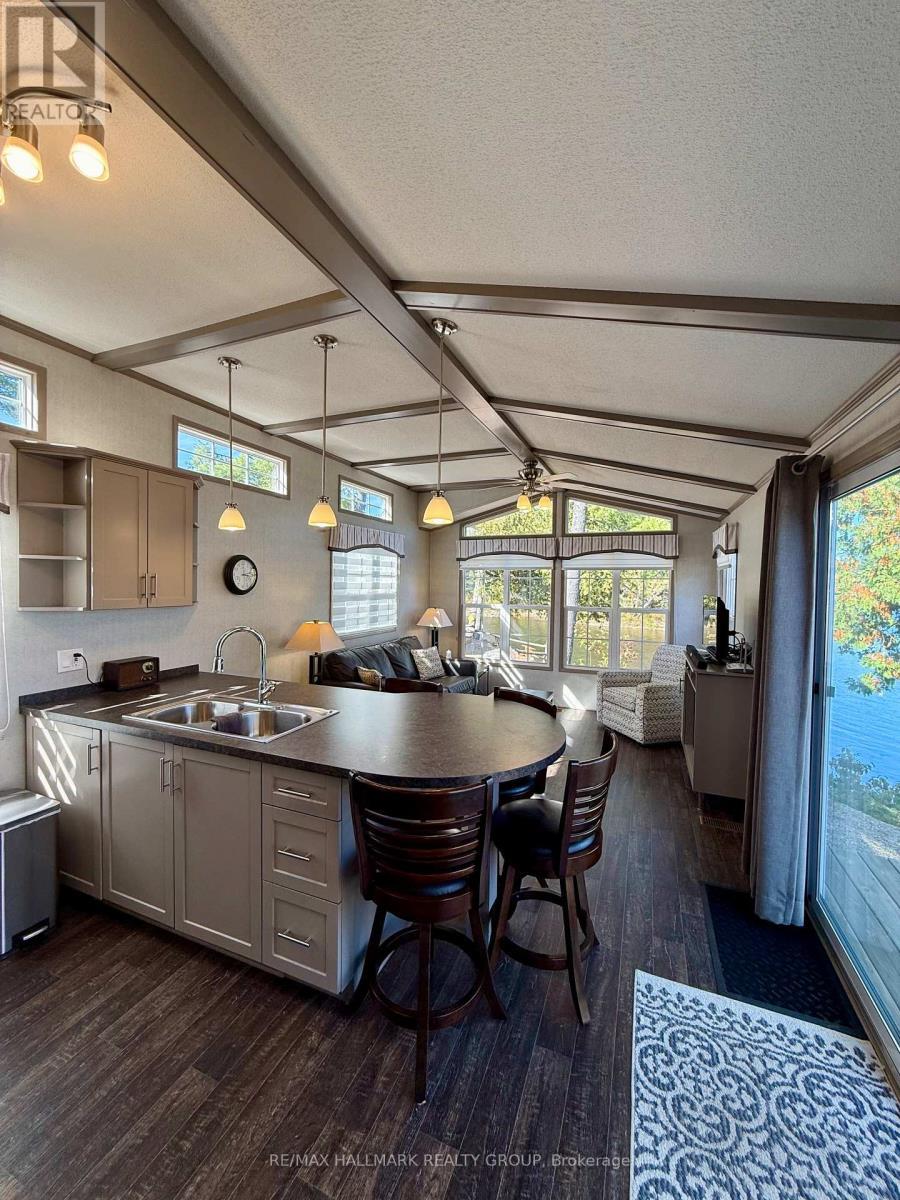 16 - 92 Bingham Drive, Horton, ON - Indoor Photo Showing Kitchen With Double Sink