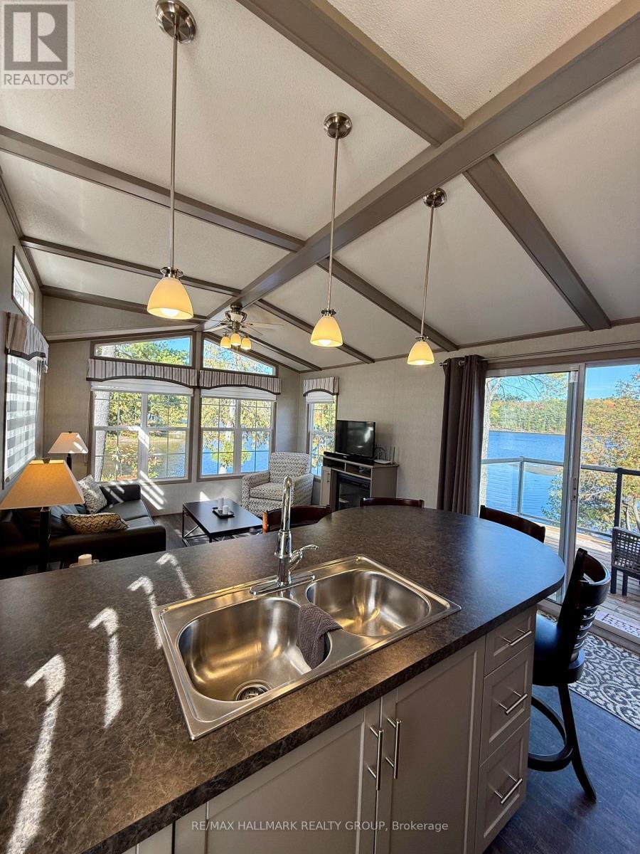 16 - 92 Bingham Drive, Horton, ON - Indoor Photo Showing Kitchen With Double Sink