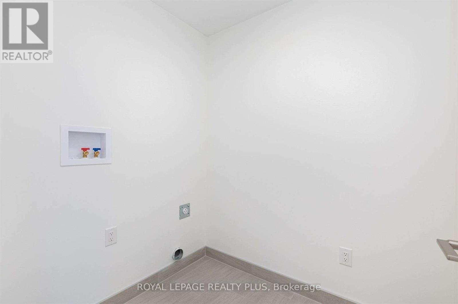 7214 Parsa Street, Niagara Falls, ON - Indoor Photo Showing Other Room