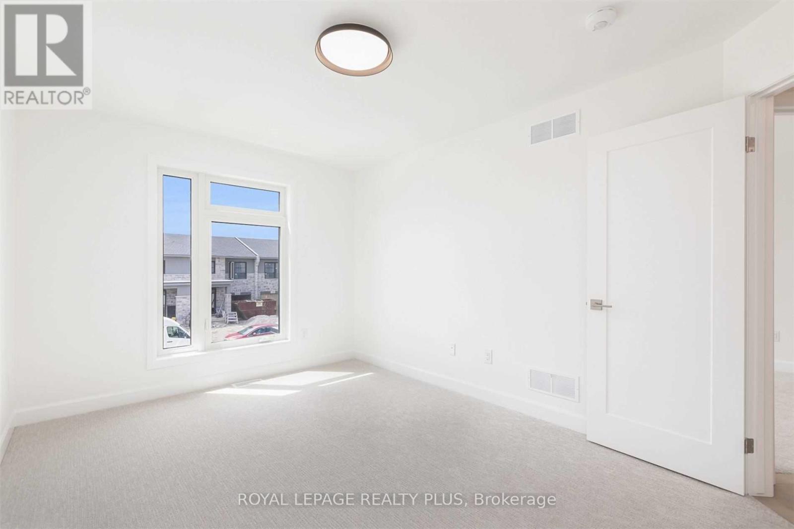 7214 Parsa Street, Niagara Falls, ON - Indoor Photo Showing Other Room