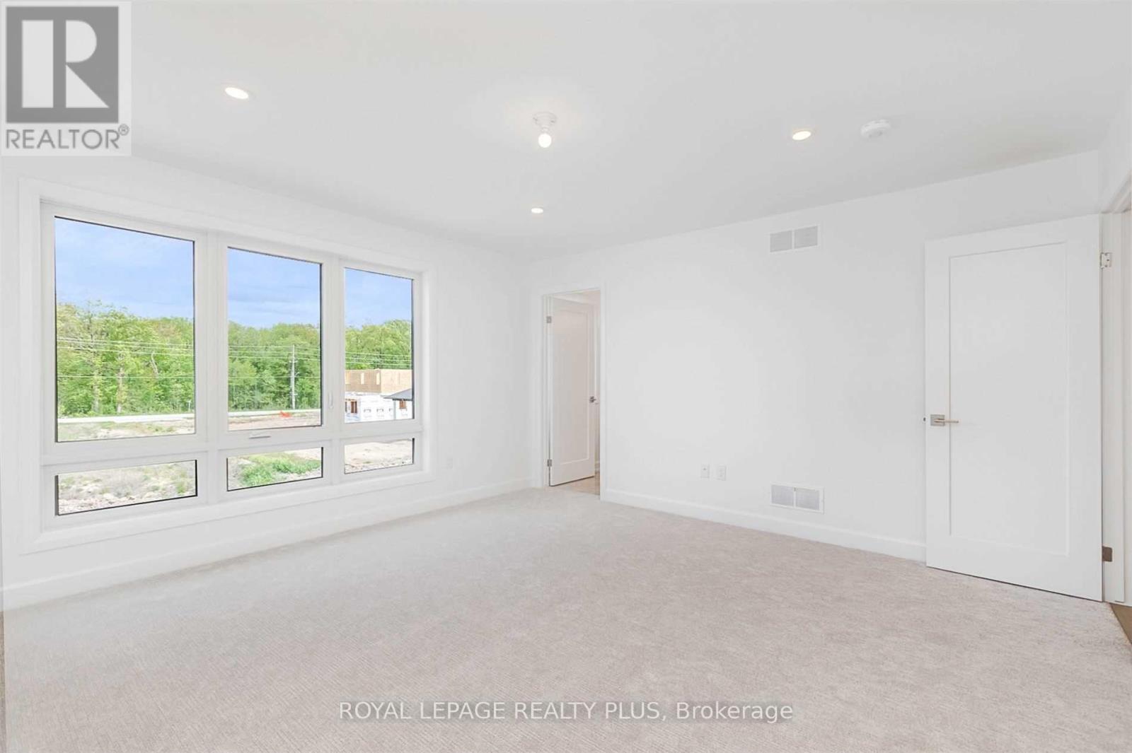 7214 Parsa Street, Niagara Falls, ON - Indoor Photo Showing Other Room