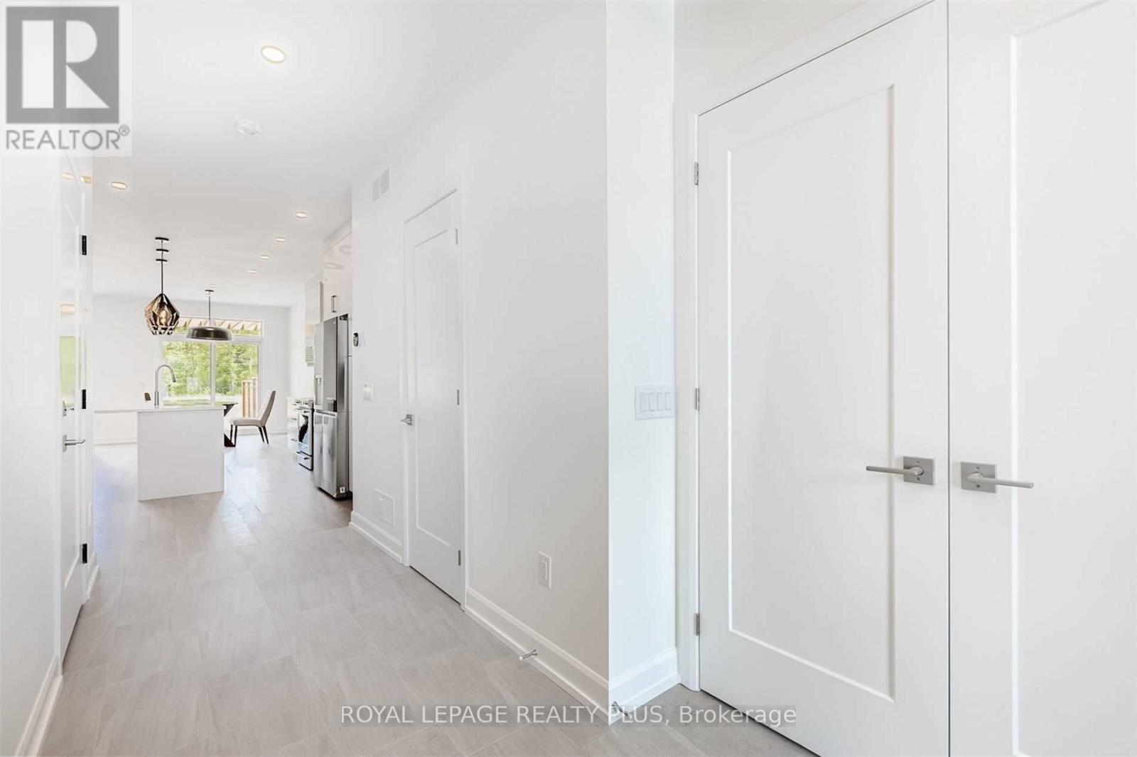 7214 Parsa Street, Niagara Falls, ON - Indoor Photo Showing Other Room