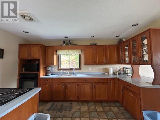 345 Island View Rd, Heyden, ON - Indoor Photo Showing Kitchen With Double Sink