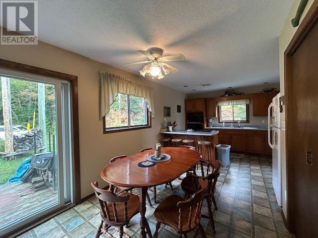 345 Island View Rd, Heyden, ON - Indoor Photo Showing Dining Room
